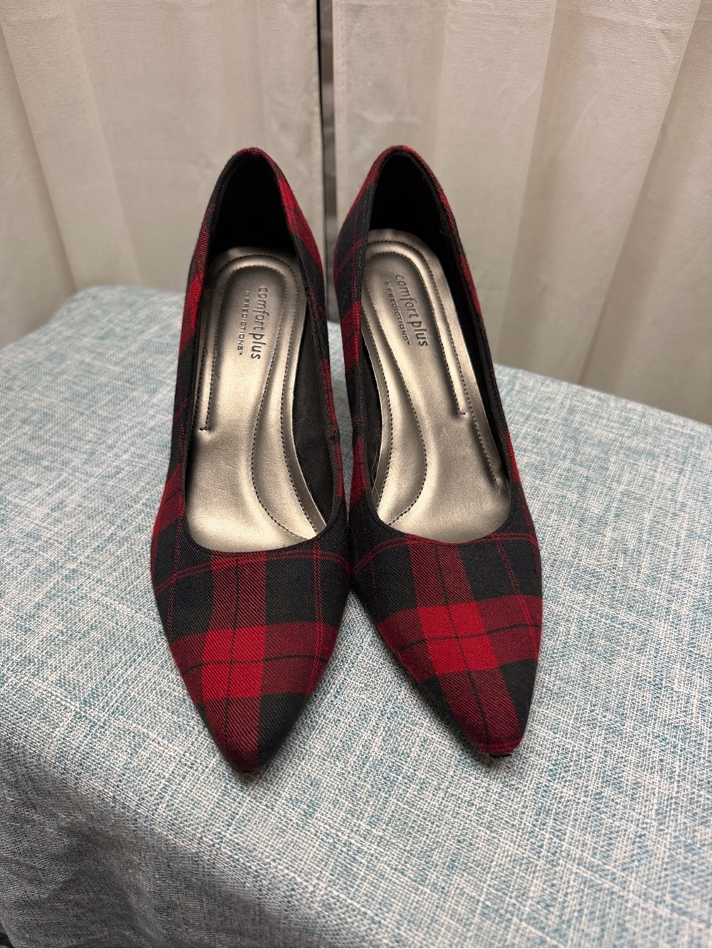comfort plus by Predictions Red and Black Plaid Pointed Toe Pumps